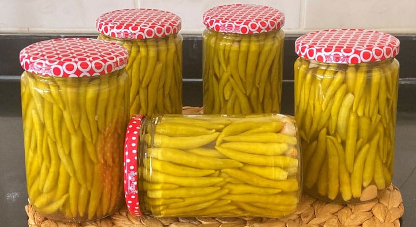 Kışlık Cin Biber Turşusu Yapımı (Yumuşama Yapmayan Garantili Tarif)