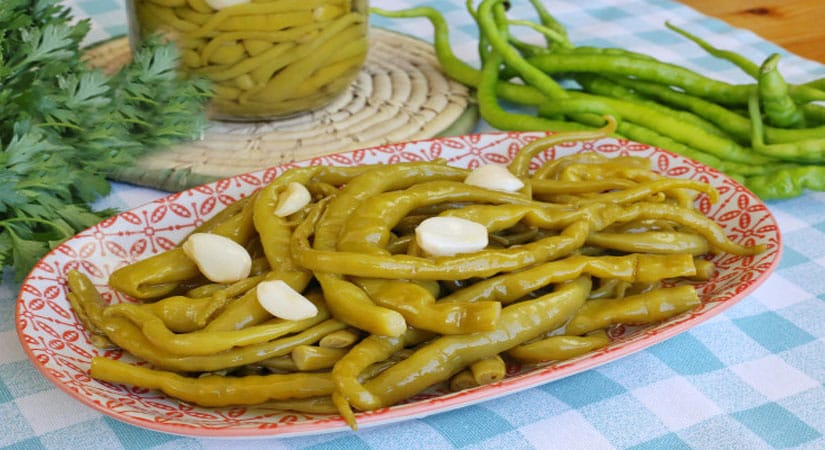 Yağlı Biber Turşusu Tarifi Videolu Anlatım